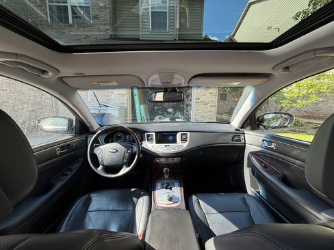 Used 2010 Hyundai Genesis 4.6 w/ Technology Pkg 5 RWD image 10