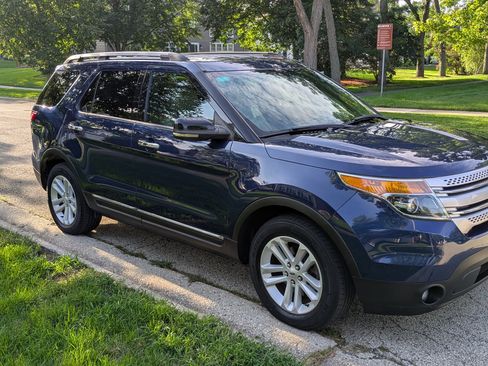 Used 2012 Ford Explorer XLT AWD/4WD image 2