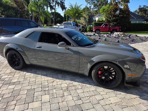 Used 2023 Dodge Challenger SRT Hellcat RWD image 4