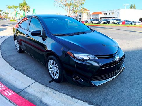 Used 2019 Toyota Corolla LE FWD image 1