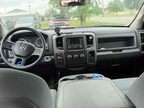 Used 2019 RAM 1500 Express w/ Express Value Package AWD/4WD image 9