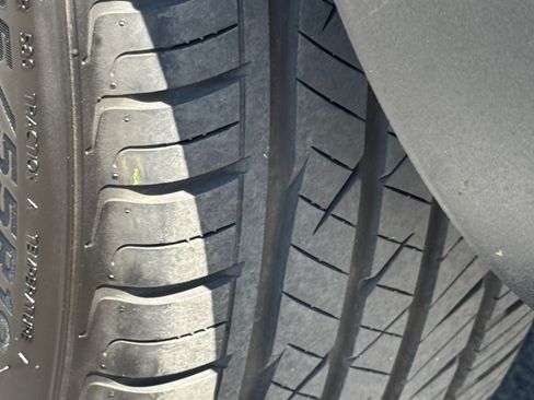 Used 2021 Ford Escape SE w/ SE Sport Appearance Package image 6