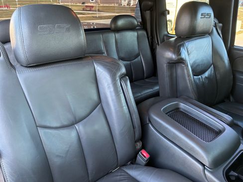 Used 2003 Chevrolet Silverado 1500 SS image 9