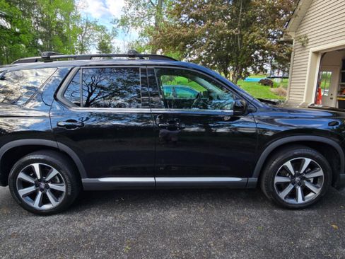 Used 2023 Honda Pilot Touring image 2