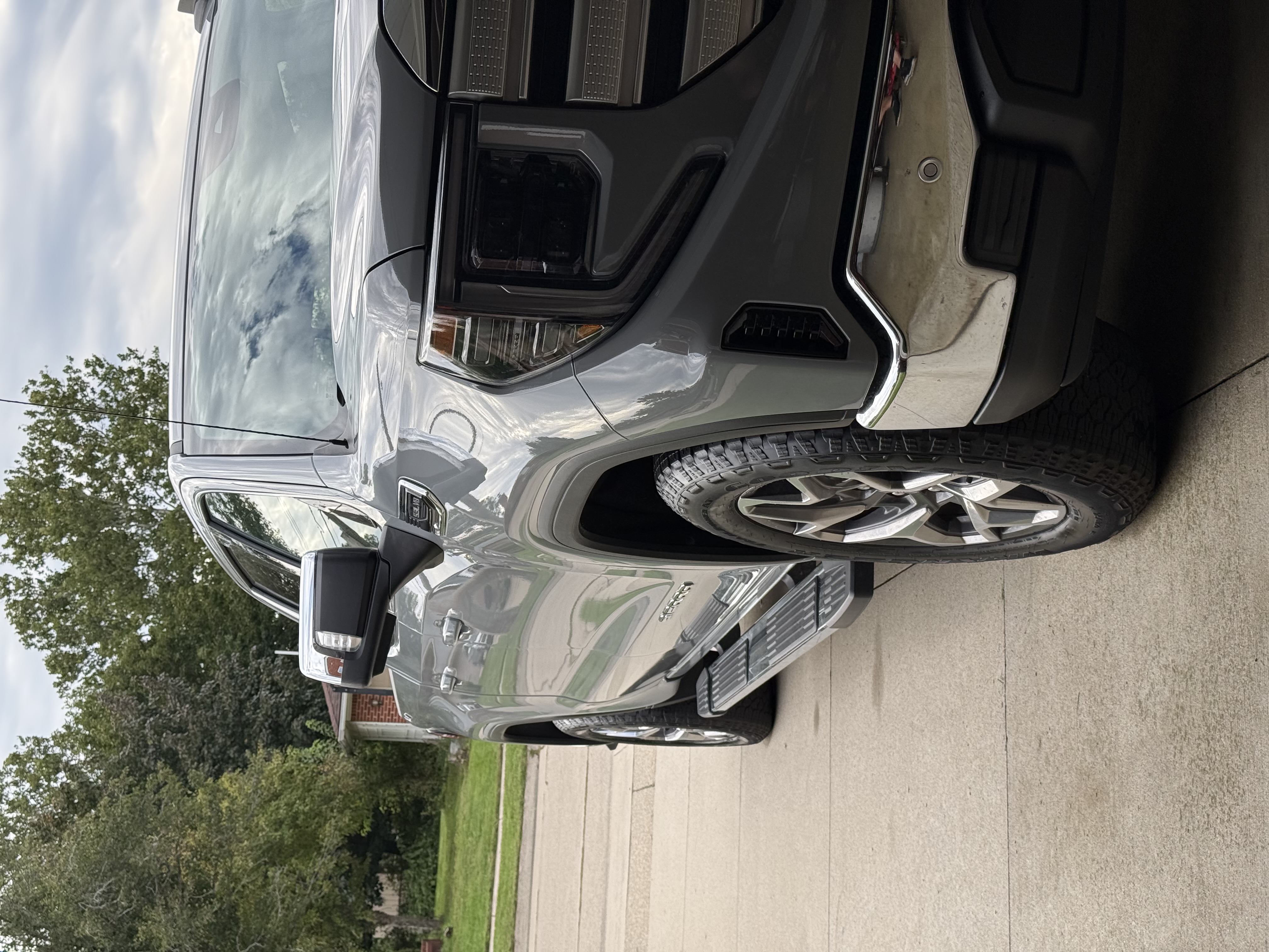Used 2024 GMC Sierra 1500 SLE w/ Preferred Package AWD/4WD image 13