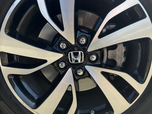 Used 2019 Honda Odyssey Elite image 4
