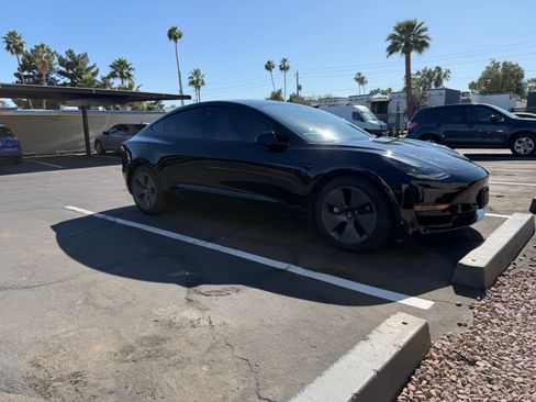 Used 2021 Tesla Model 3 Standard Range Plus image 9