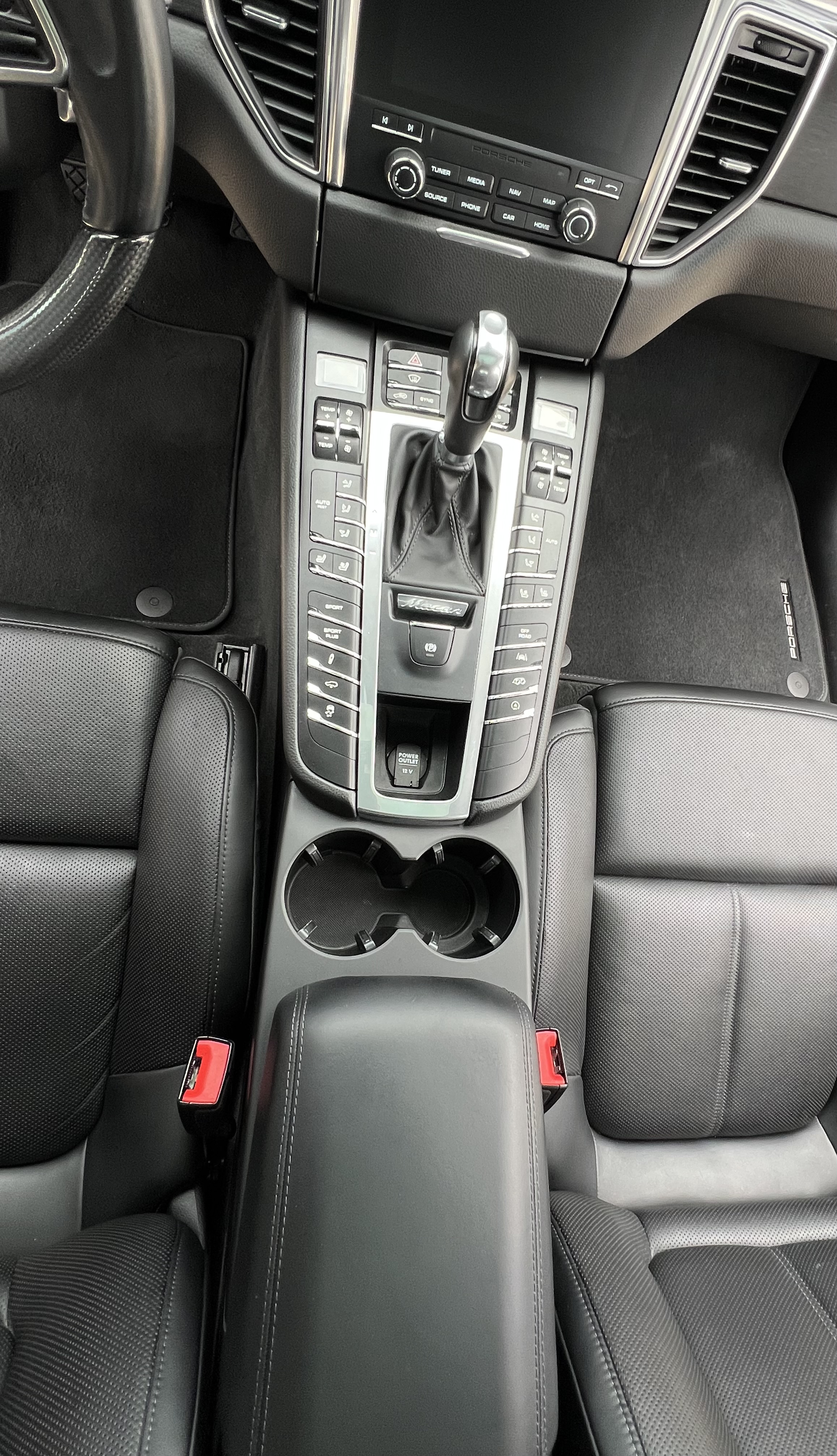 Used 2018 Porsche Macan GTS AWD/4WD image 17