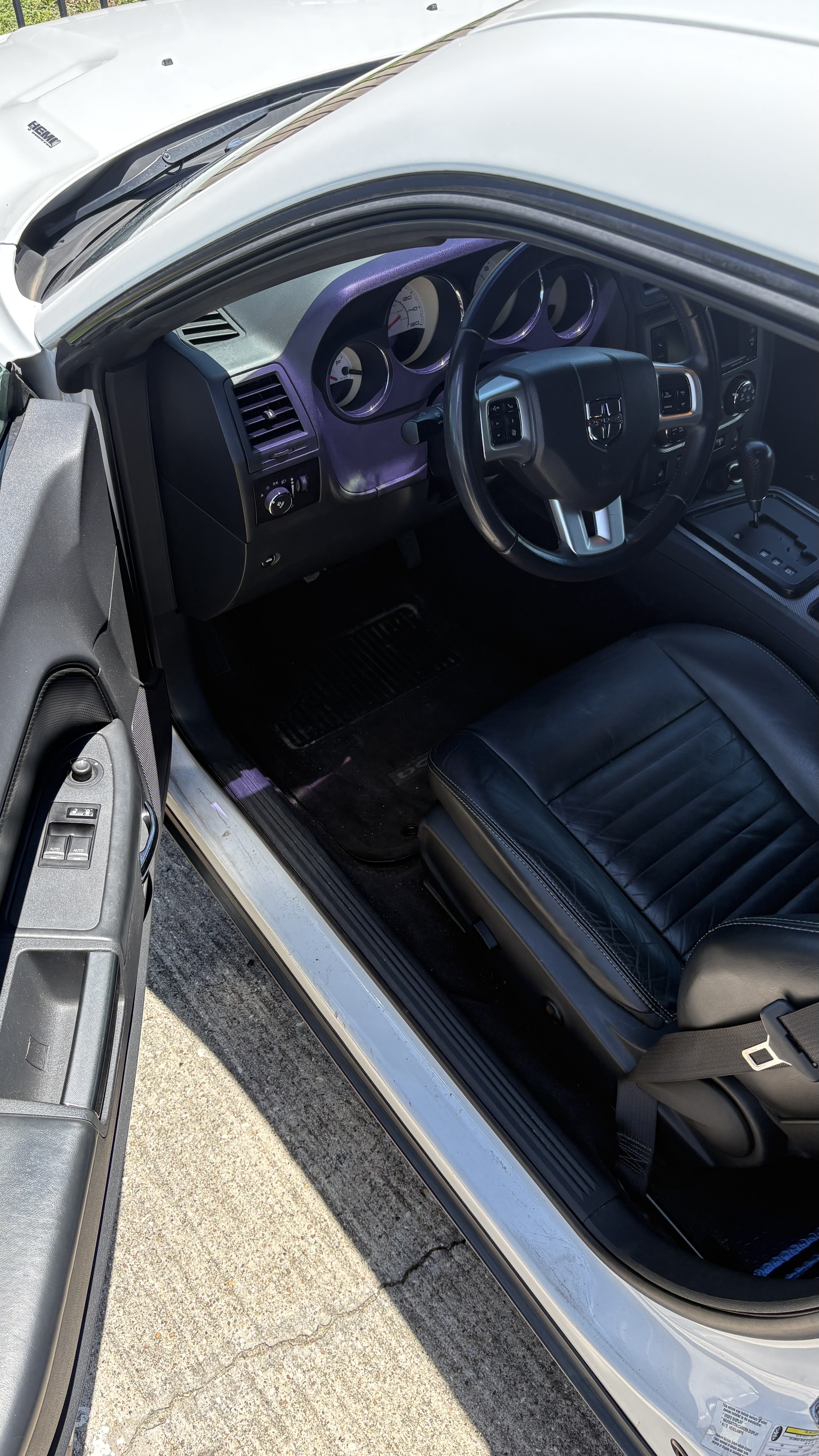 Used 2011 Dodge Challenger R/T RWD image 6