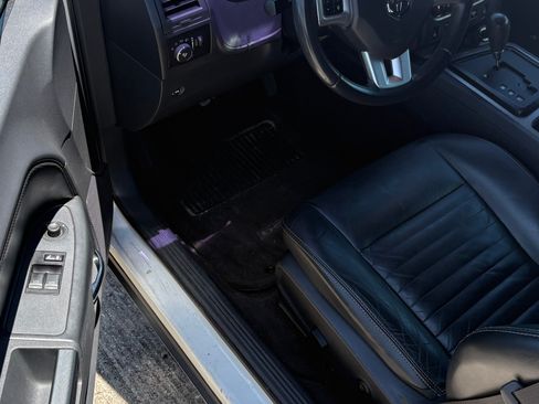 Used 2011 Dodge Challenger R/T RWD image 6