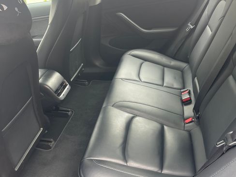 Used 2018 Tesla Model 3 Long Range image 11