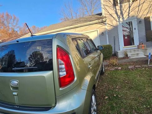 Used 2013 Kia Soul + w/ Audio Pkg image 4
