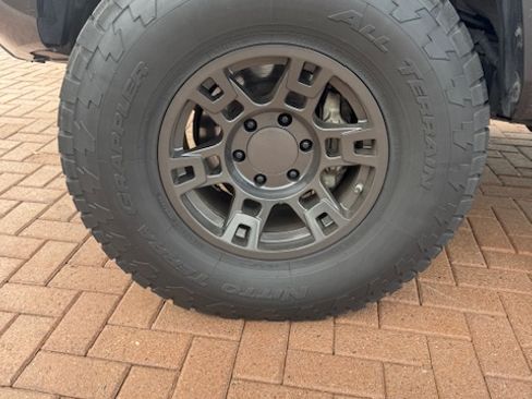 Used 2016 Toyota Tacoma TRD Off-Road image 11