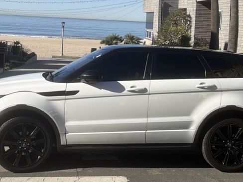 Used 2014 Land Rover Range Rover Evoque Dynamic image 9