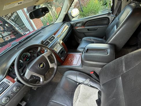Used 2013 Chevrolet Tahoe LTZ image 11