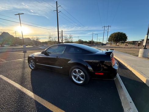 Used 2006 Ford Mustang GT image 14