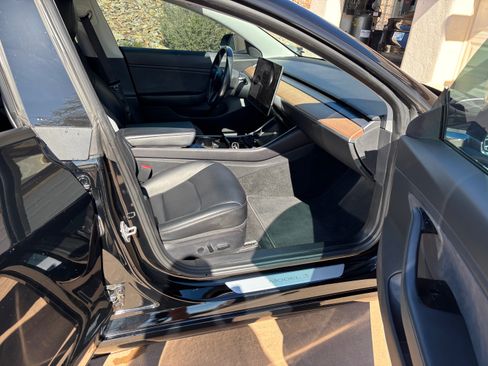 Used 2019 Tesla Model 3 Long Range image 12