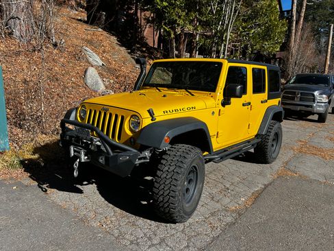Used 2015 Jeep Wrangler Unlimited Rubicon w/ Connectivity Group image 1