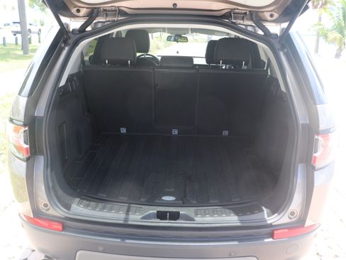 Used 2017 Land Rover Discovery Sport SE AWD/4WD image 11