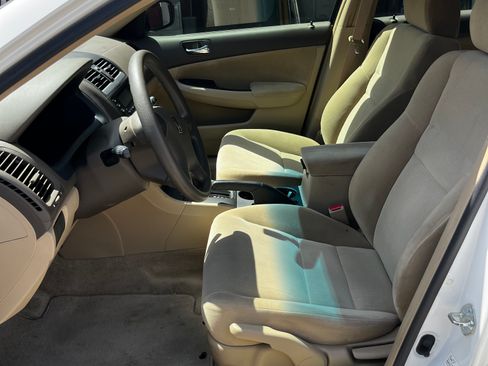 Used 2005 Honda Accord LX image 10