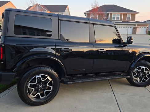 Used 2023 Ford Bronco Outer Banks image 1