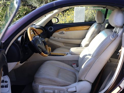Used 2004 Lexus SC 430 Convertible RWD image 11