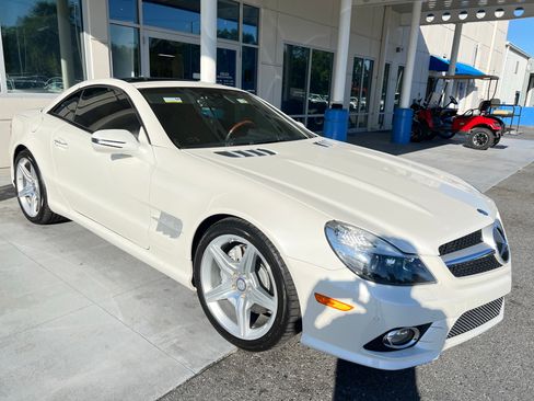 Used 2011 Mercedes-Benz SL 550 image 1
