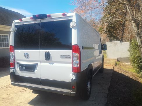 Used 2024 RAM ProMaster 2500 w/ Convenience Group image 2