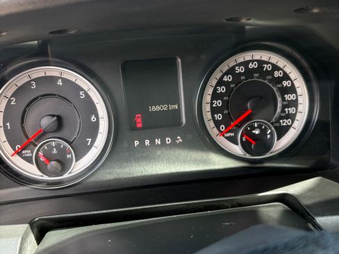 Used 2017 RAM 2500 Tradesman w/ Popular Equipment Group RWD image 9