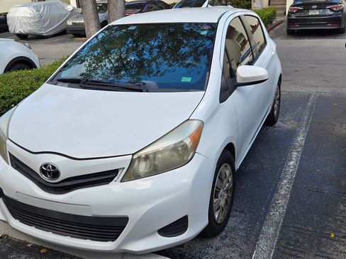 Used 2012 Toyota Yaris LE image 2
