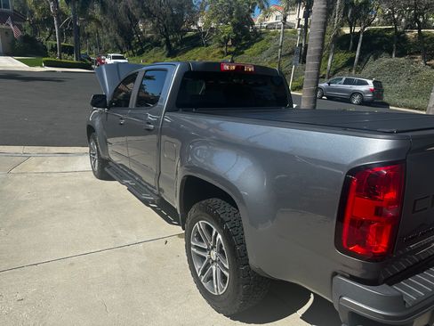 Used 2021 Chevrolet Colorado LT image 13