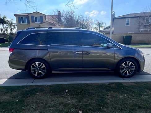 Used 2015 Honda Odyssey Touring Elite image 8