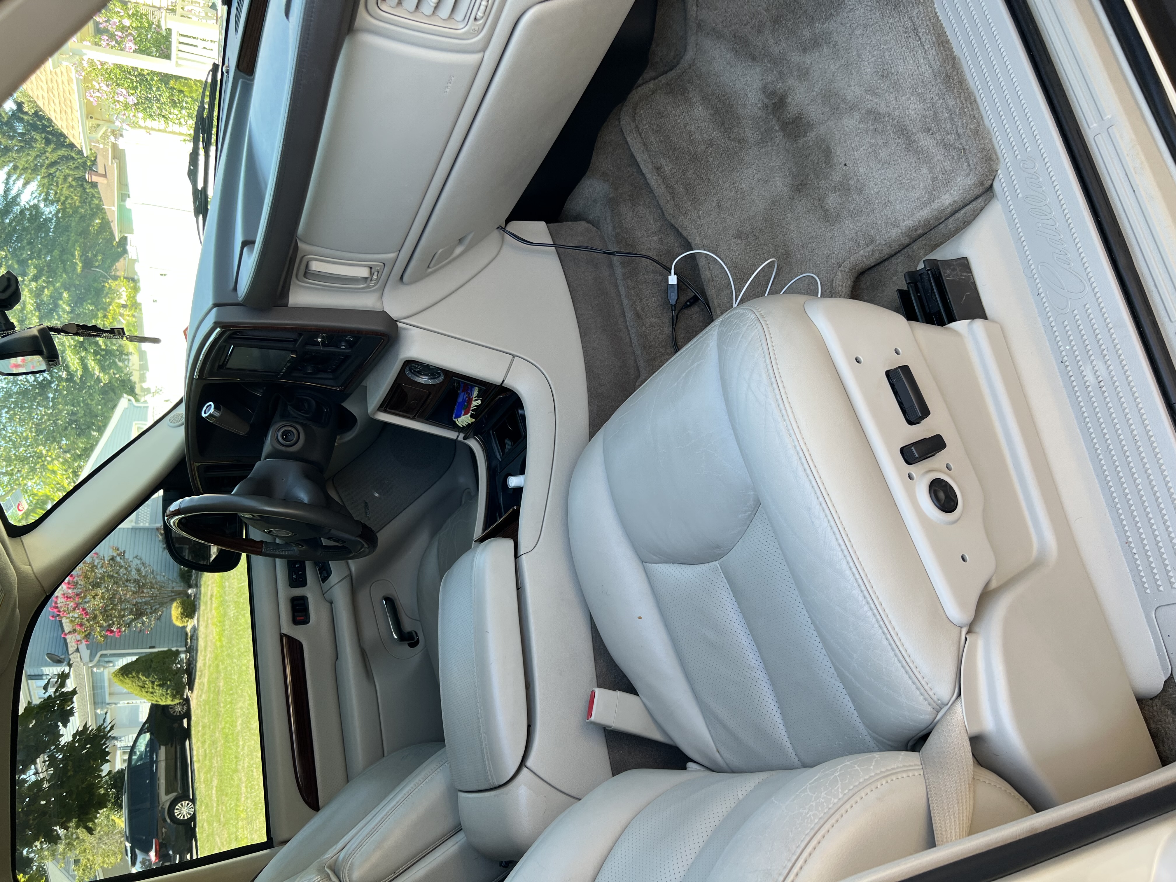 Used 2004 Cadillac Escalade AWD image 12