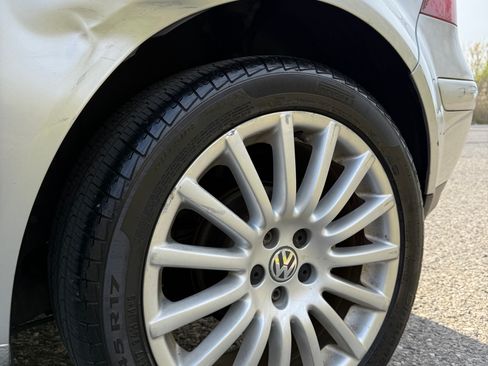 Used 2005 Volkswagen GTI FWD image 9