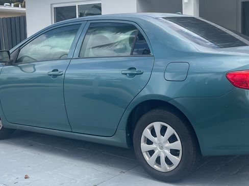 Used 2010 Toyota Corolla LE FWD image 4