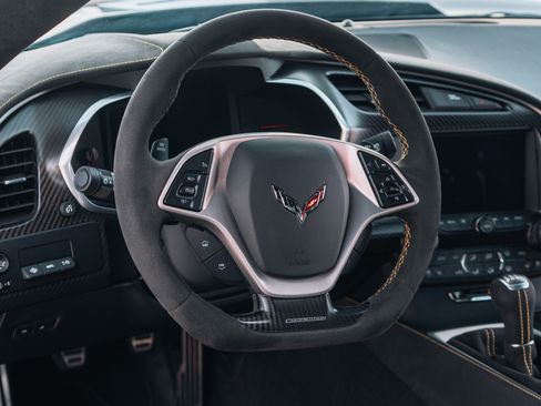 Used 2016 Chevrolet Corvette Z06 w/ C7.r Special Edition RWD image 8