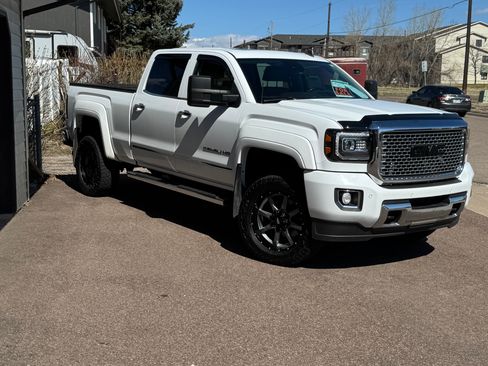 Used 2015 GMC Sierra 2500 Denali image 15