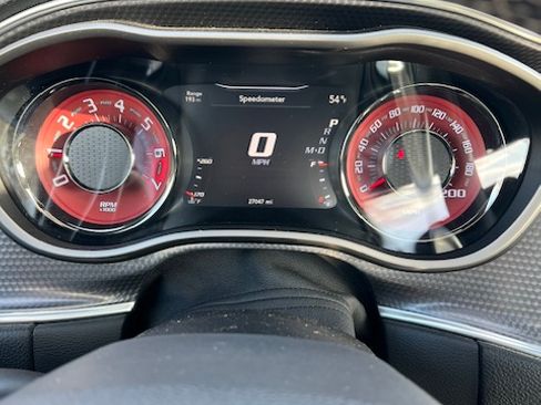 Used 2016 Dodge Challenger SRT Hellcat image 6