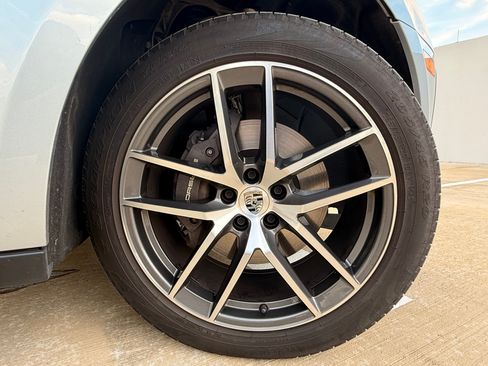 Used 2023 Porsche Macan image 30