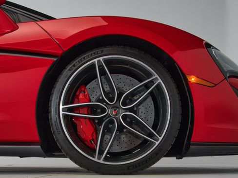 Used 2017 McLaren 570S Coupe RWD image 12