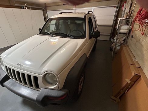 Used 2004 Jeep Liberty Sport w/ PWR Convenience Group image 2
