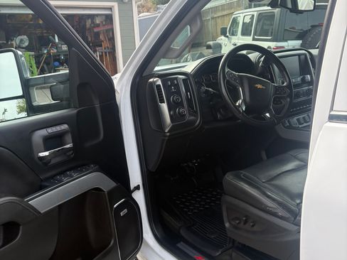 Used 2018 Chevrolet Silverado 2500 LTZ w/ Duramax Plus Package image 9