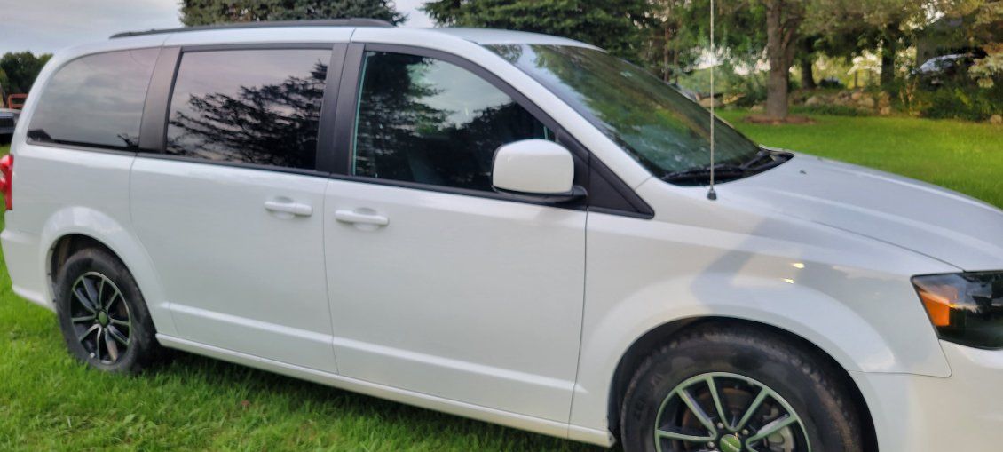 Used 2018 Dodge Grand Caravan GT FWD image 2
