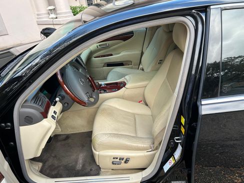 Used 2010 Lexus LS 460 image 2