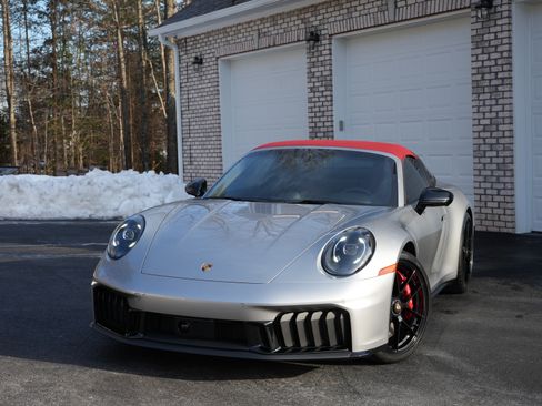 Used 2025 Porsche 911 Targa 4 GTS image 12