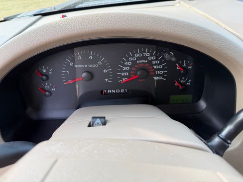 Used 2006 Ford F150 XLT image 10