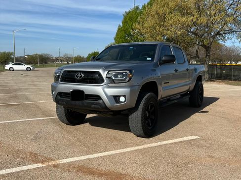 Used 2014 Toyota Tacoma PreRunner w/ SR5 Package image 4