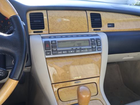 Used 2004 Lexus SC 430 Convertible RWD image 21