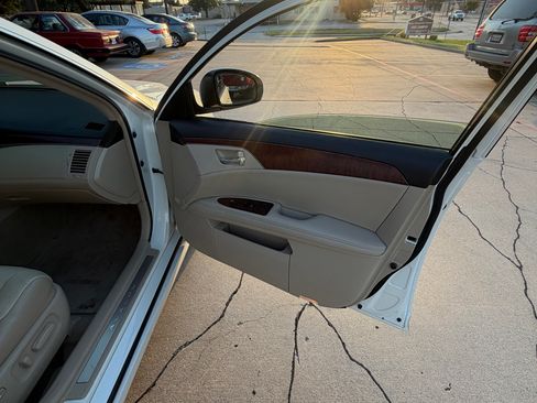 Used 2012 Toyota Avalon Limited FWD image 19