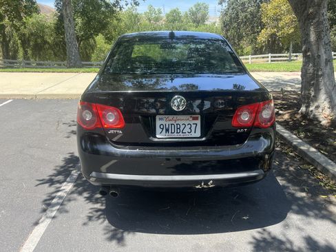 Used 2006 Volkswagen Jetta 2.0T FWD image 6